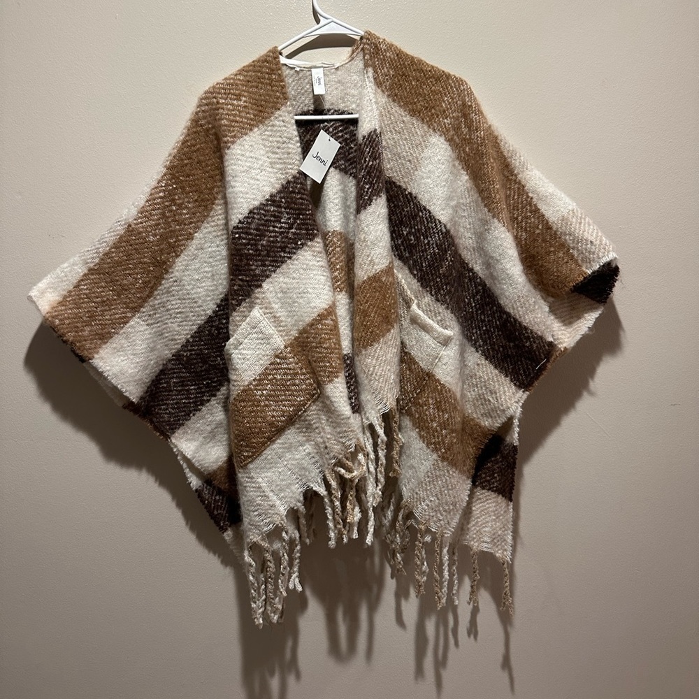 Jenni Plaid Fringe Poncho Wrap Neutral Brown‎ Tan Striped Pockets One Size NEW - Picture 2 of 4